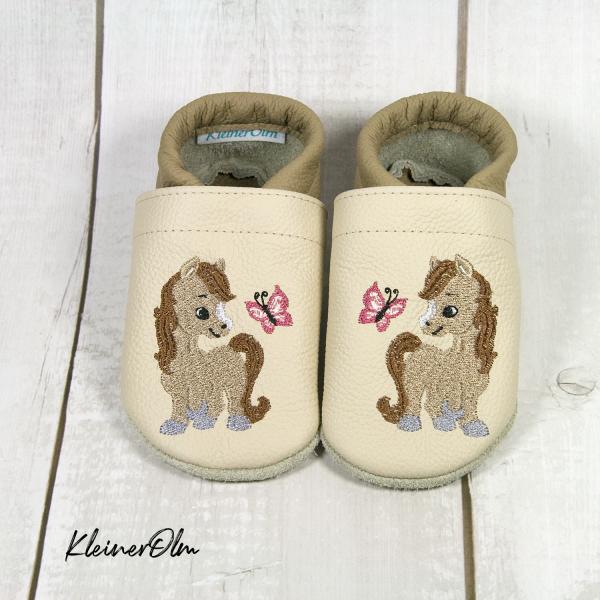 Krabbelpuschen - Lederpuschen mit Pferd und Schmetterling - individualisierbar