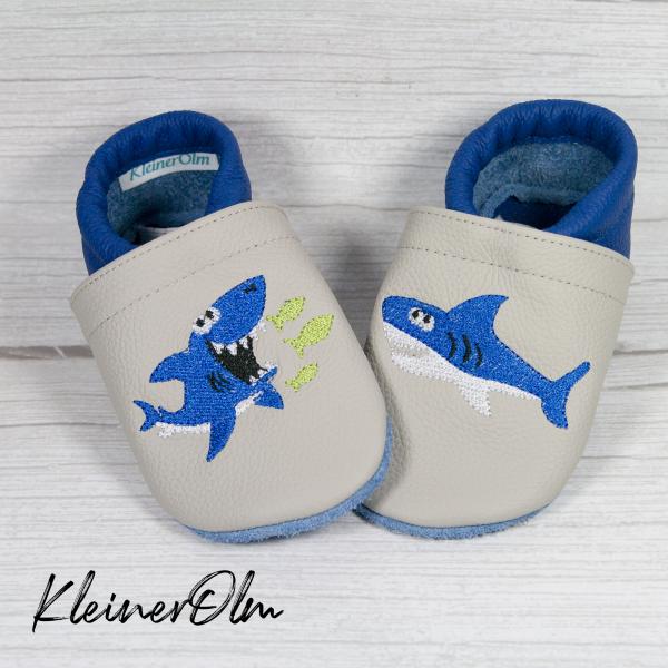 Krabbelpuschen - Lederpuschen mit Haien- individualisierbar