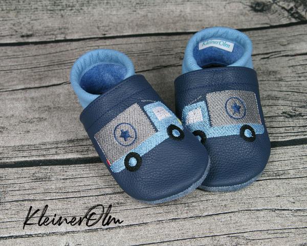 Krabbelpuschen - Lederpuschen mit großem LKW mit Stern - individualisierbar