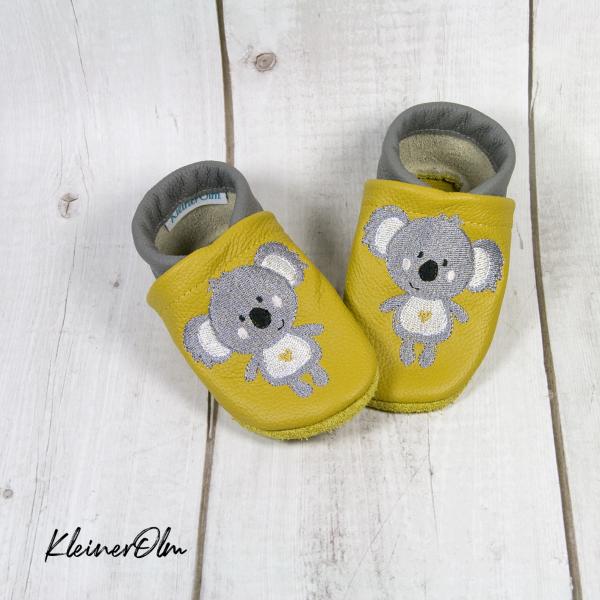 Krabbelpuschen - Lederpuschen mit Koala mit kleinem Herzchen - individualisierbar