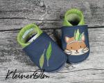 Krabbelpuschen - Lederpuschen mit Feder Fuchs und Federn - individualisierbar